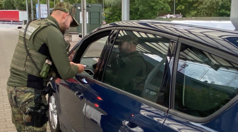 PR zamiast prawdy! Jak rząd rozgrywa kontrole na granicy z Niemcami Kontrola granic, to zabieg PR-owy. Rząd nie wspomina o kluczowym problemie.