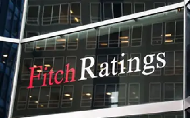 Polska tonie w długach. Fitch ostrzega, rząd Donalda Tuska wciąż w zaparte Polska coraz głębiej tonie w długach, a zamiast ratować finanse, rząd uprawia PR i propagandę