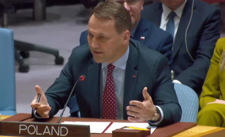 Sikorski odleciał już dawno, ale do ONZ poleci osobnym samolotem