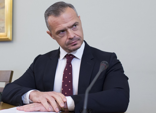 Umorzenie Nowaka. Tusk pokazuje swoim, kto dziś rządzi sądami