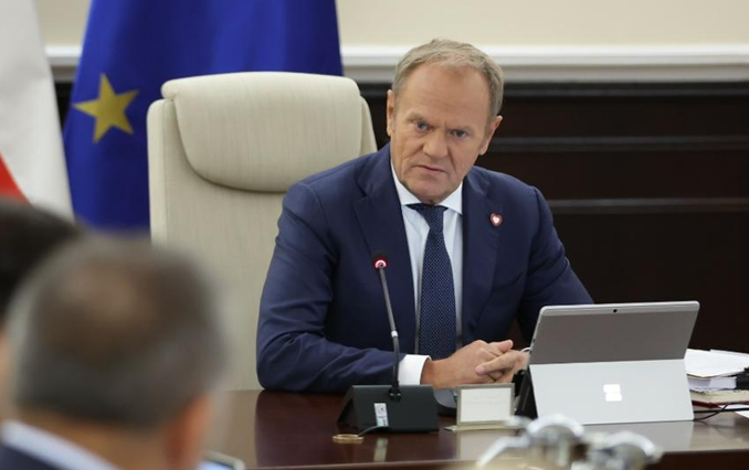 Polacy rozczarowani Tuskiem? Słaba polityka, głośny PR, brak efektów