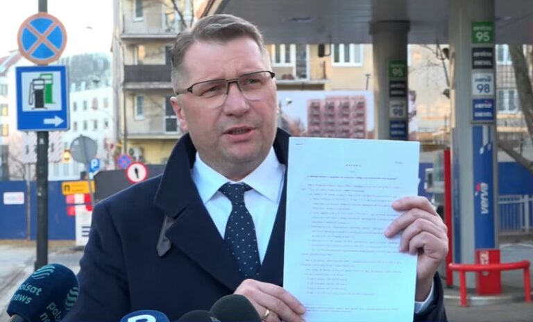 Sam Przemysław Czarnek nie zrobi nic, jeśli doły partii nie będą widziały sensu w angażowanie się w walkę. Nie chodzi tu o motywacje merkantylne, ale zwyczajną sprawiedliwość oraz poczucie współudziału - nie tylko w wieszaniu plakatów posła lub senatora.